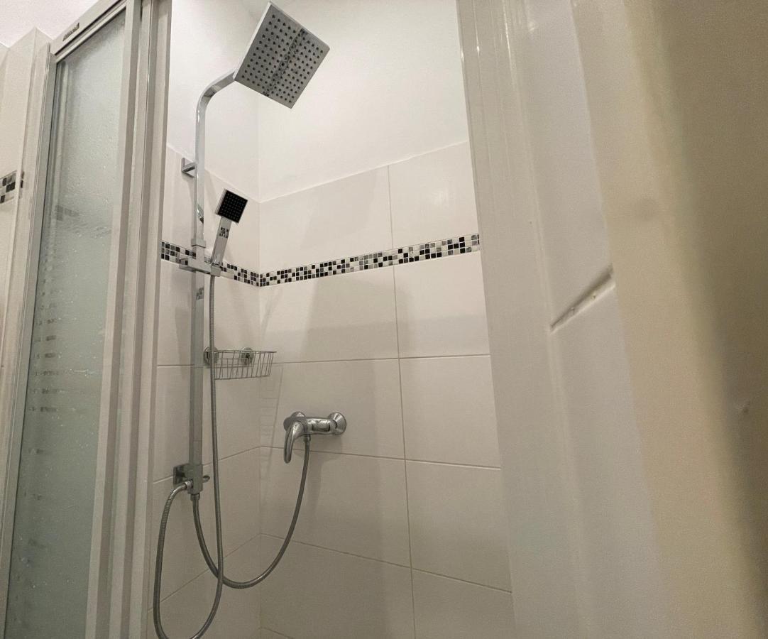 Central Sunny Flat With Free Parking Apartamento Viena Exterior foto
